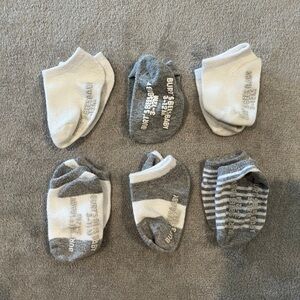 EUC 3-12M Burt’s Bees Baby Solid and Stripes Organic Cotton Ankle Socks 6 Pack